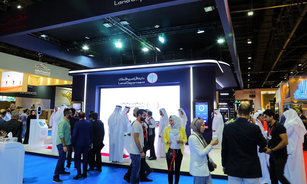 HH Sheikh Hamdan bin Mohammed bin Rashid Al Maktoum, Crown Prince of Dubai and Chairman of the Executive Council of Dubai, visited Dubai Land Department’s (DLD’s) platform on the first day of Cityscape Global 2018, organised by Informa Exhibitions in a strategic partnership with DLD.